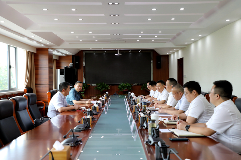 建工控股黨委委員、總會(huì)計(jì)師王淑德赴公司調(diào)研 - 副本